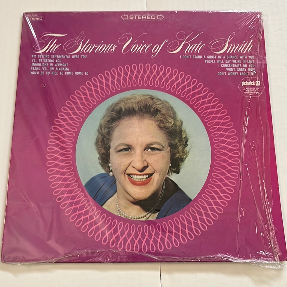 The Glorious Voice of Kate Smith. Pickwick 33 vinyl.  Good used condition